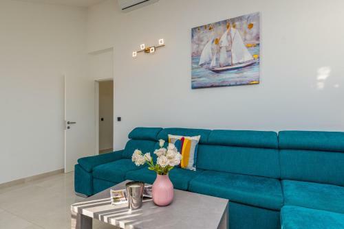 Rea Beachfront Apartments