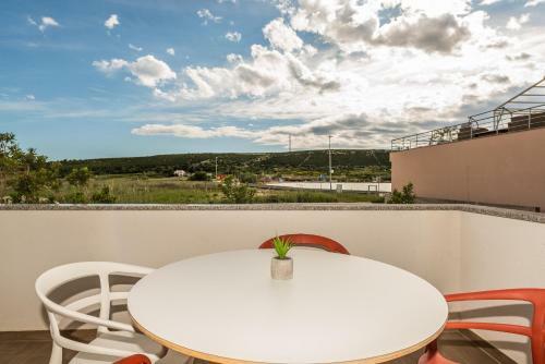 Rea Beachfront Apartments