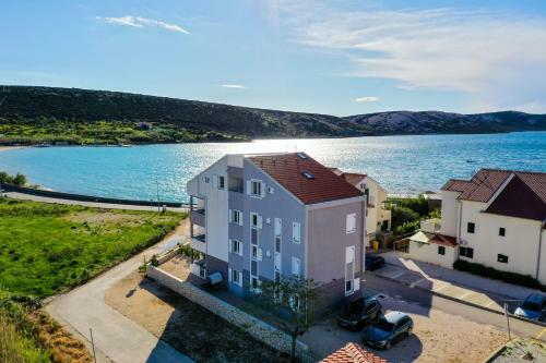 Rea Beachfront Apartments
