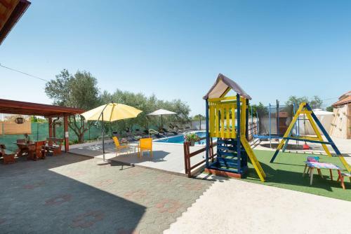 Villa Holiday House Vesna With Pool