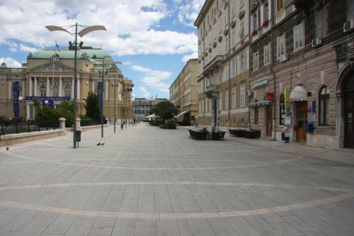 Apartment In City Center