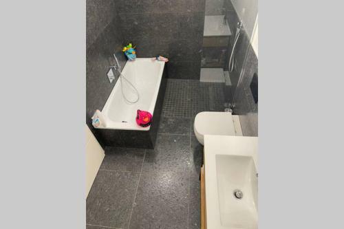 Apartamento Wundersch�ne Terrassenwohnung Mit Blick Ins Gr�ne!