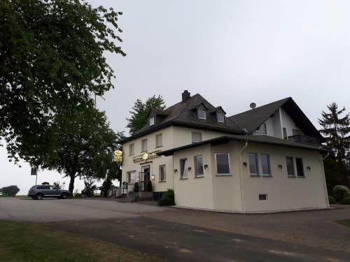 Hostal Gasthaus Pension Zur Buche