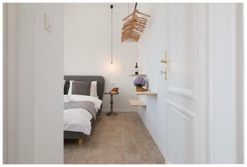 Stylish - Centre Apartment Theatre View