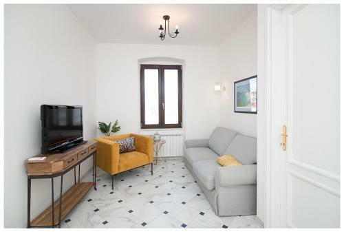 Stylish - Centre Apartment Theatre View
