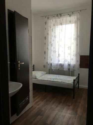 Albergue Pension Anna - Monteurzimmer