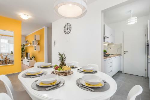 Victory Sea View Apartment