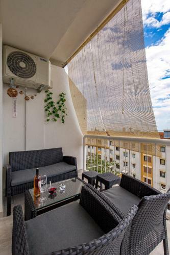 Victory Sea View Apartment