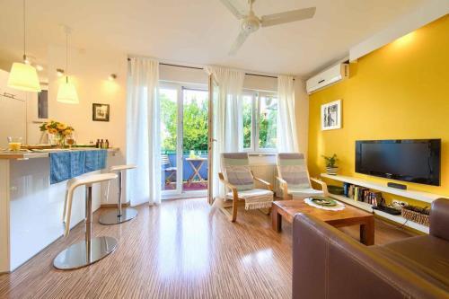 Apartment In Rijeka 38182
