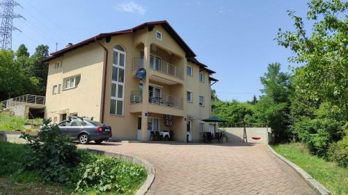 Apartments With A Parking Space Rijeka - 18146