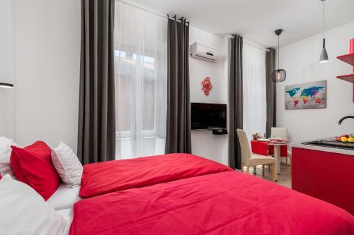 Quiet Center Apartments