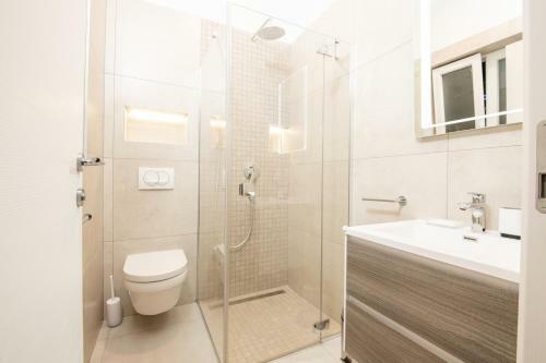 Deluxe Apartments & Rooms Revis