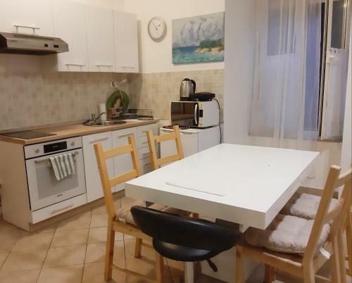 Central Fresh Apartment