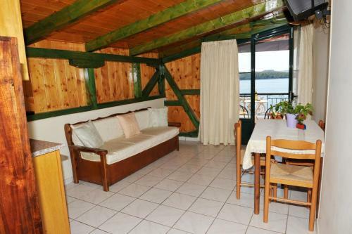 Aparthotel Logan's Beach Hotel