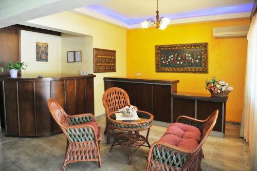 Aparthotel Logan's Beach Hotel