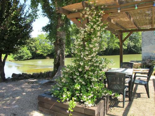 Hostal Le Moulin De Monpoisson