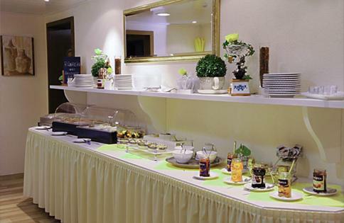 Hostal Hotel Garni Schick