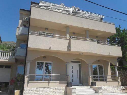 Hostal Apartments And Rooms Lux