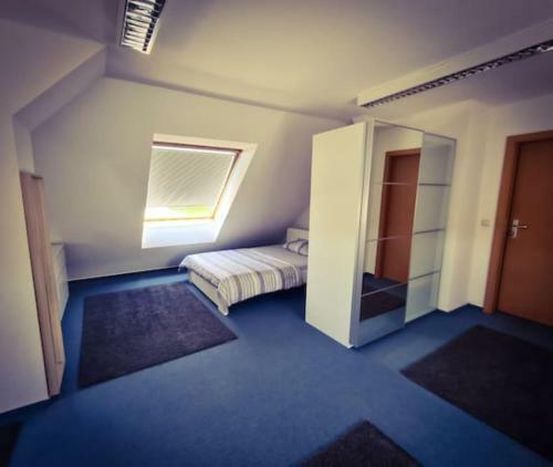 5 Bedroom Private Apartment With Lounge