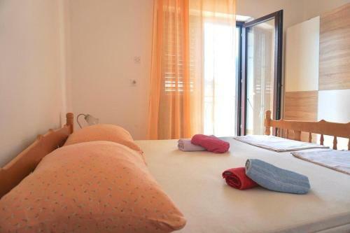 Apartments With A Parking Space Senj - 16747