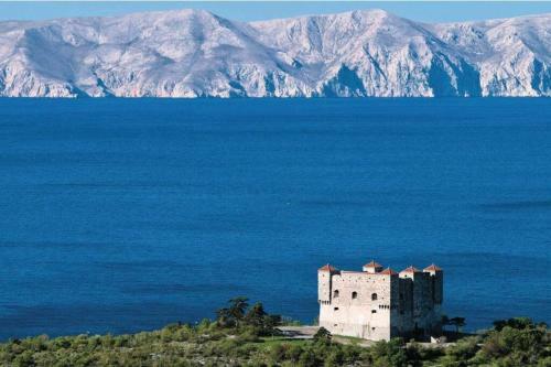 Apartment For 4 In Senj With A Beautiful View