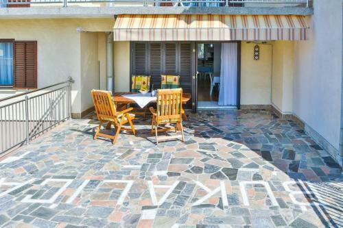Holiday House Larma
