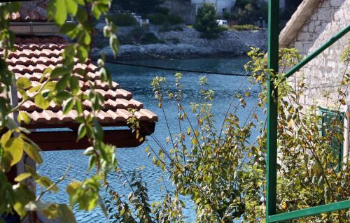 Apartments By The Sea Stomorska, Solta - 782