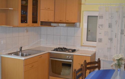 Apartamentos Studio Stomorska With Sea View10