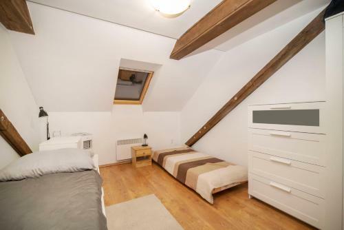 Apartamento Szobi Malomkert Lovarda