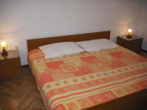 Apartments By The Sea Rogoznica - 11865