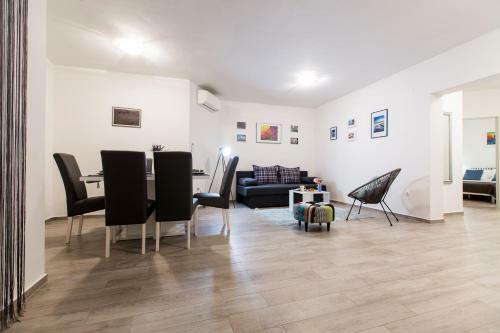 Maiv Apartments