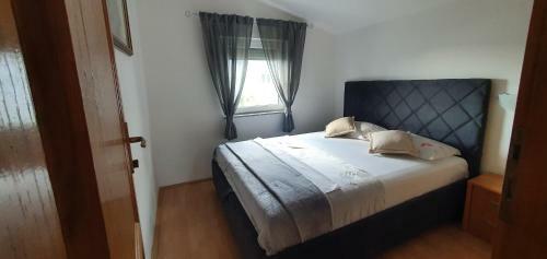 Apartments Kolak