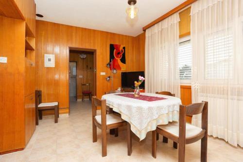 Apartments By The Sea Rogoznica - 16216
