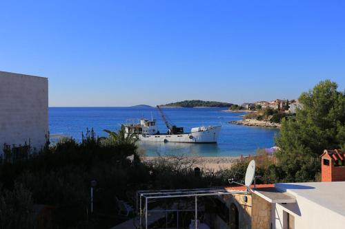 Apartments By The Sea Rogoznica - 16216