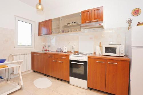 Apartments By The Sea Rogoznica - 16216