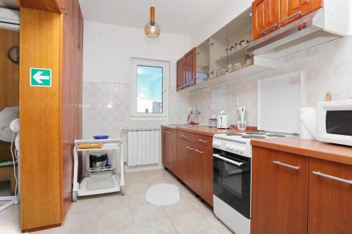 Apartments By The Sea Rogoznica - 16216