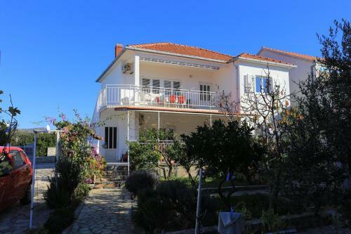 Apartments By The Sea Rogoznica - 16216
