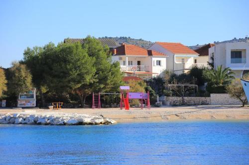 Apartments By The Sea Rogoznica - 16216