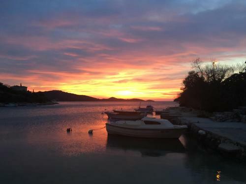 Riva Seafront Holiday Apartments