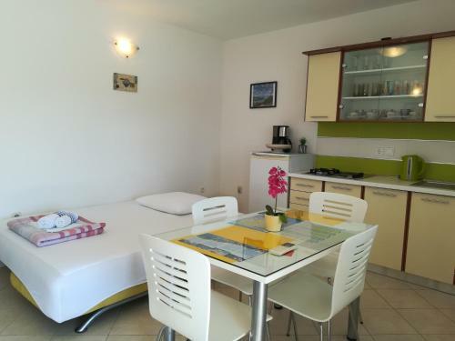 Rogoznica Seafront Apartment 1 In Kalebova Luka