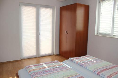 Apartment Zecevo Rtic 17129b
