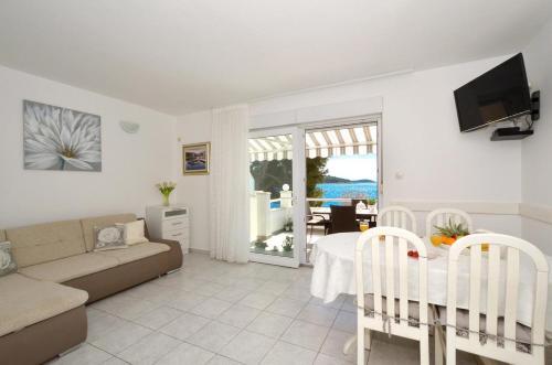Apartments By The Sea Rogoznica - 15249