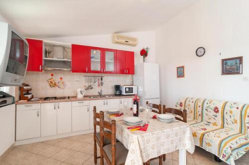 Apartments By The Sea Rogoznica - 15551