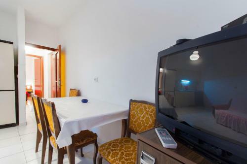 7 Olives Apartments