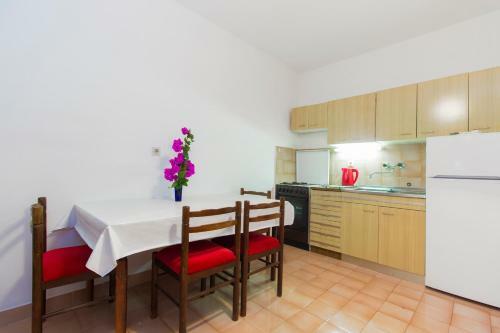 7 Olives Apartments