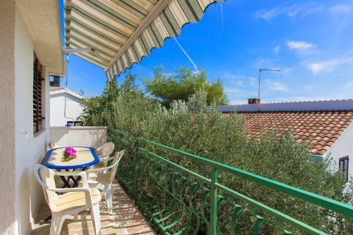 7 Olives Apartments