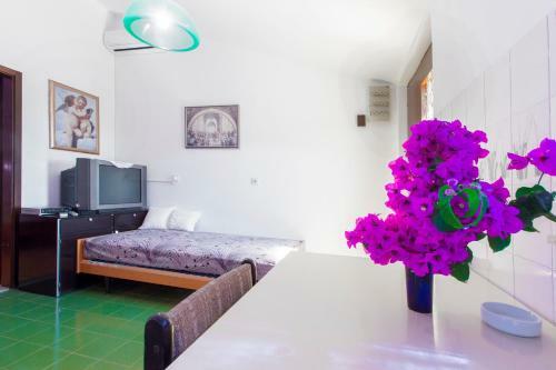 7 Olives Apartments
