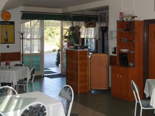 Hostal Golf �tterem �s Panzi�