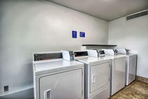 Motel 6 Columbus West