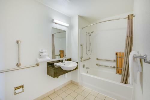 Motel 6 Columbus West